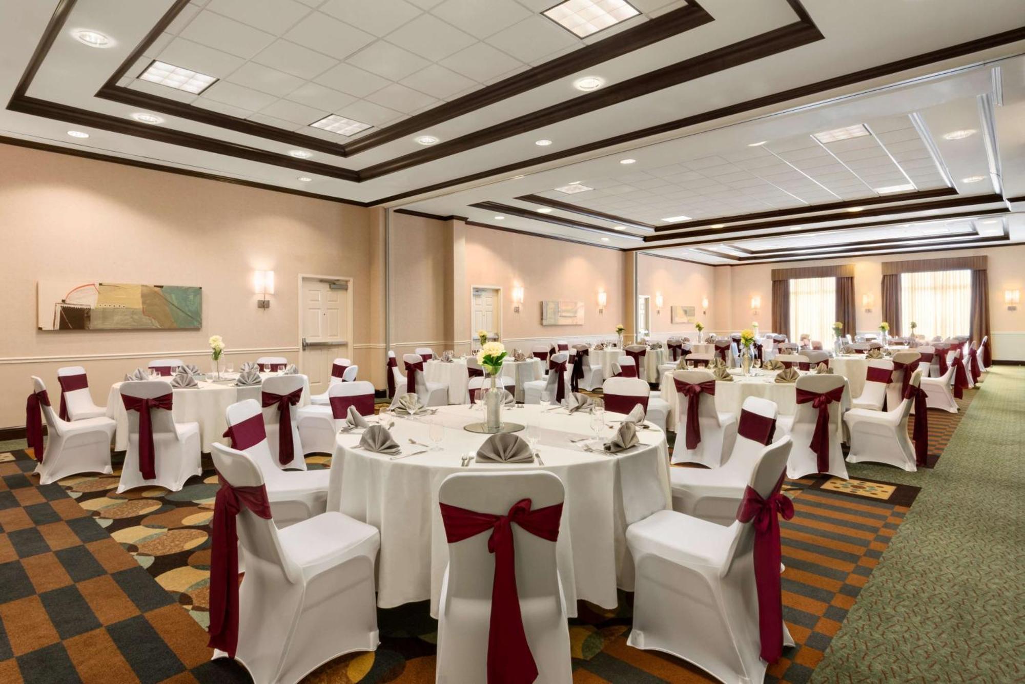 Hilton Garden Inn Dulles North Ашберн Экстерьер фото