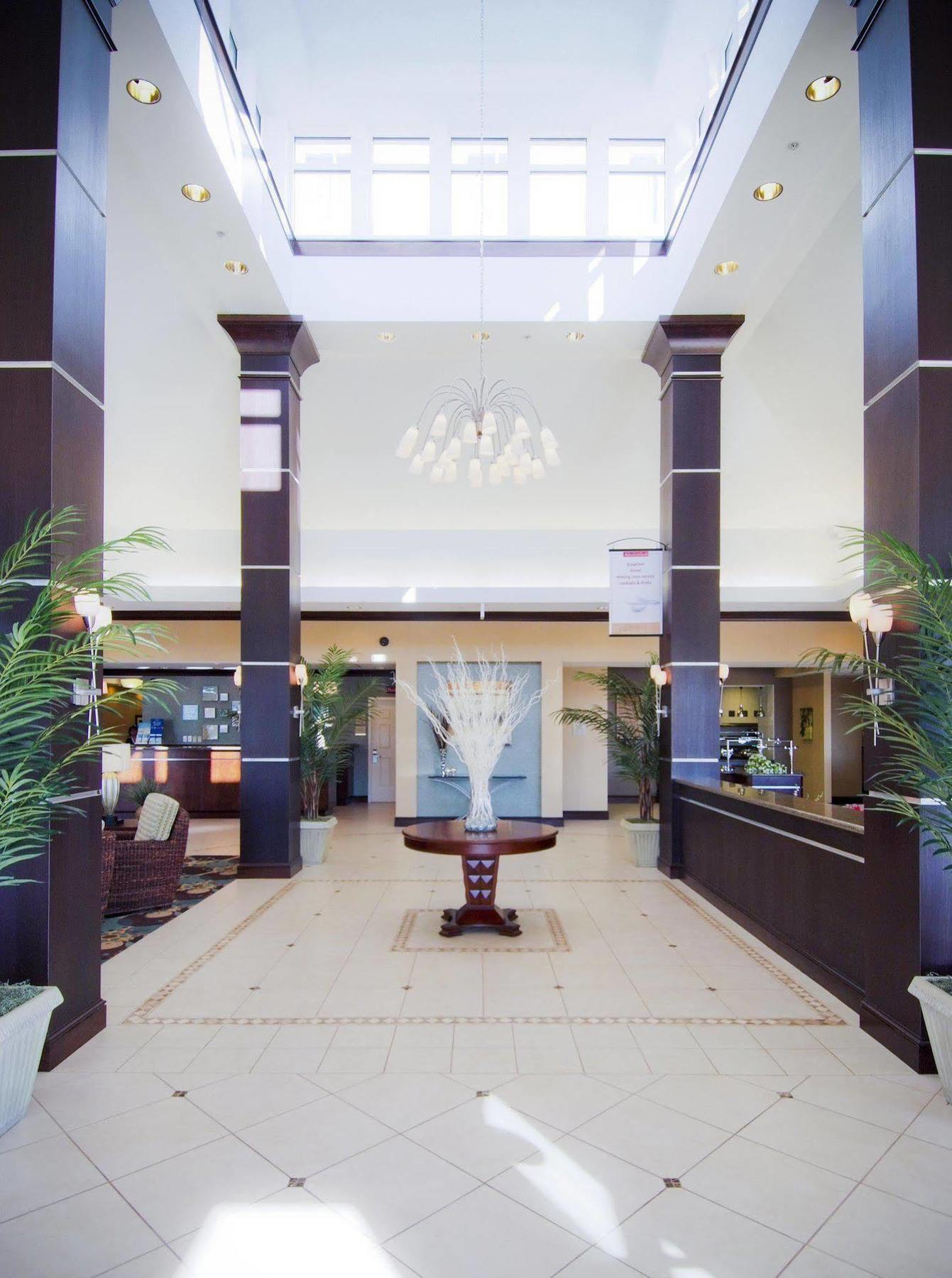 Hilton Garden Inn Dulles North Ашберн Интерьер фото